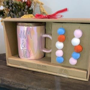 🎅🎄New in Gift Box - Warm & Cozy - Mug with Top & Garland - Pink Luster Finish